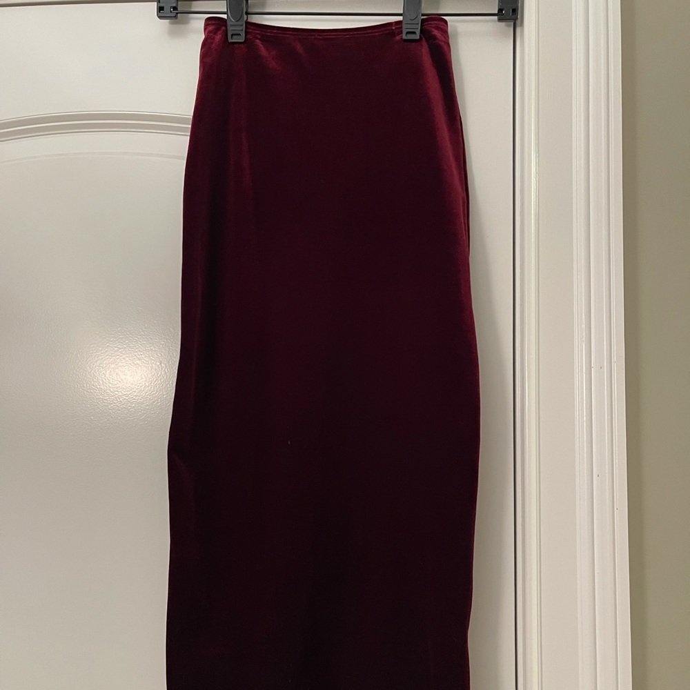 Midi sliming velvet skirt